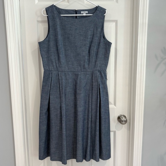 LL Bean Signature Chambray Fit & Flare Dress w/ Belt Women Sz 14 Nautical Preppy - Picture 4 of 14
